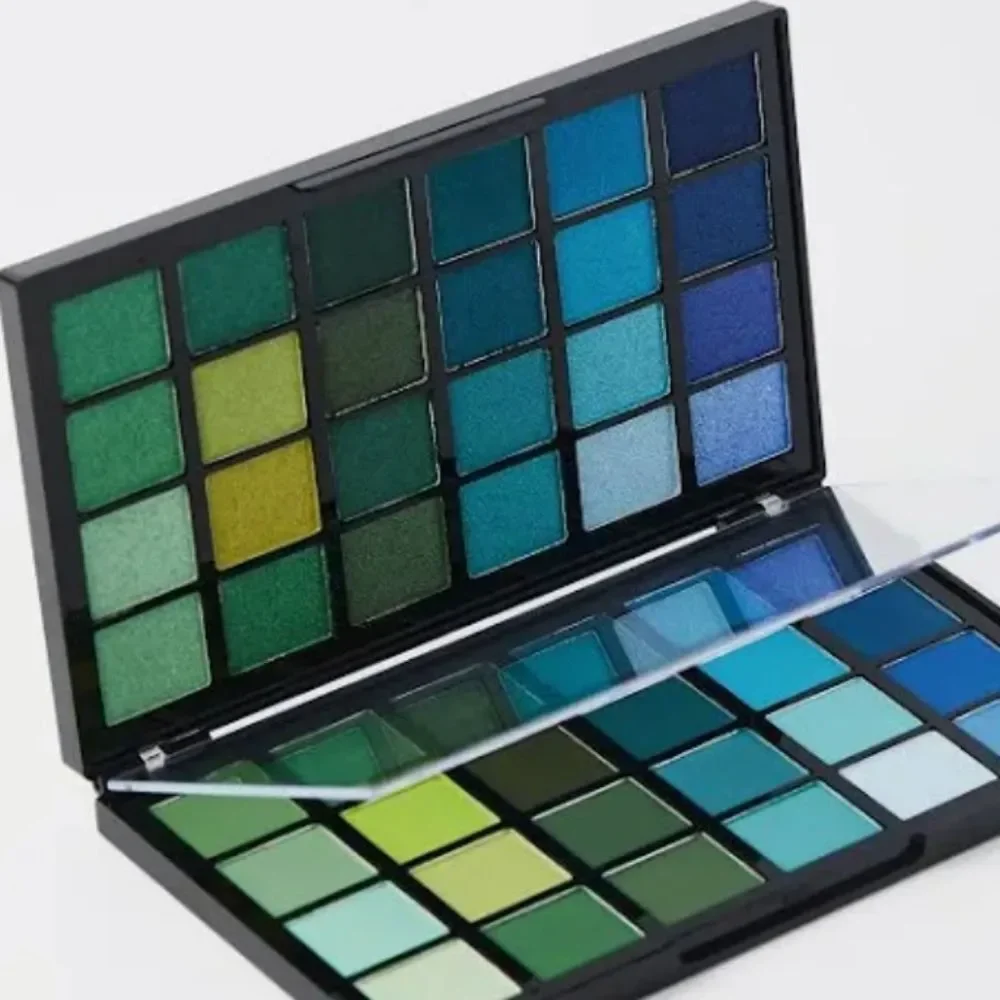 Revolution‎ Beauty Colour Book CB05 Shadow Palette